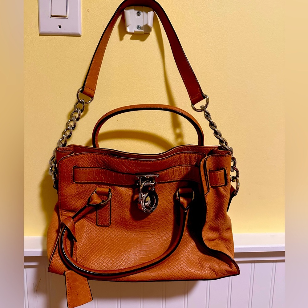 EUC Authentic Michael Kors satchel